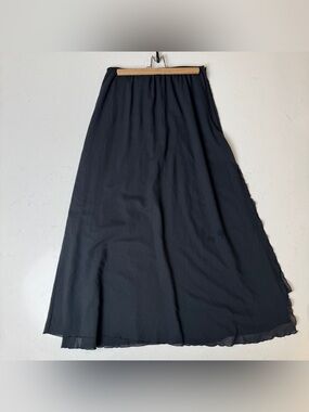 Classic Black Maxi Skirt with Flowing Silhouette